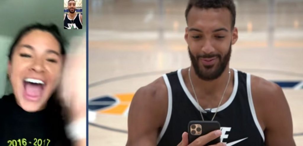 A equipe da NBA deu BOLSAS DE ESTUDANTES