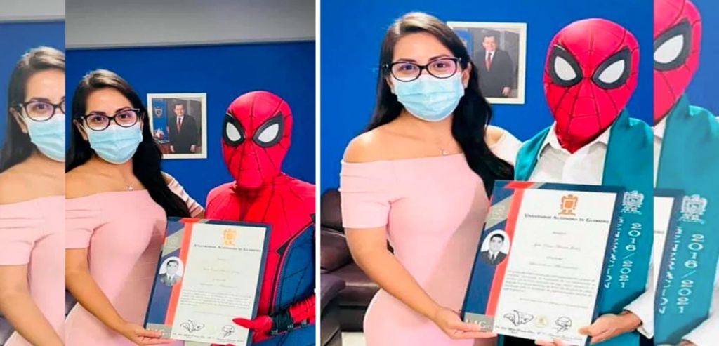 O aluno recebeu seu título vestido de HOMEM-ARANHA